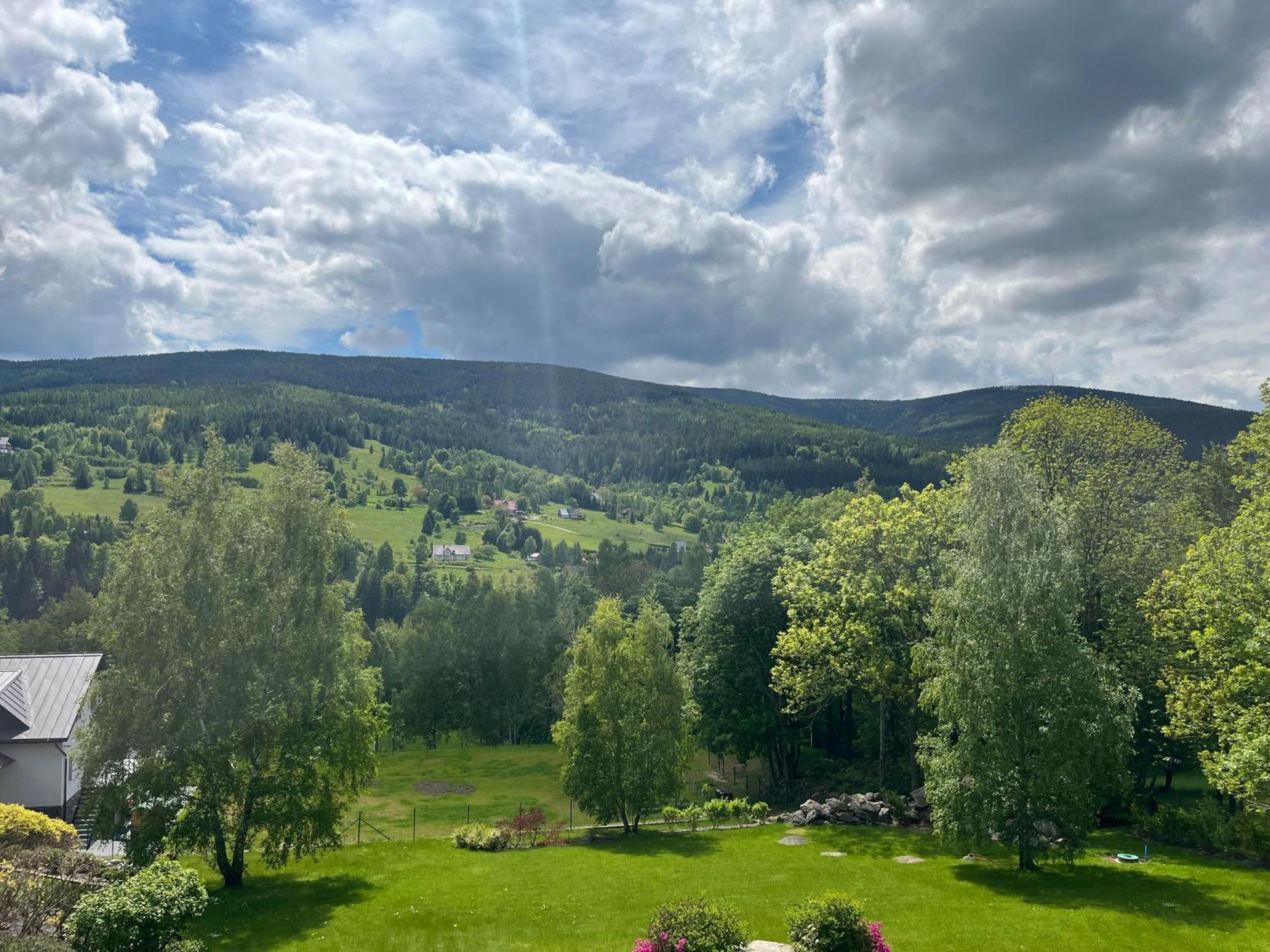 Apartamety I Pokoje Goscinne Na Jaskolczej Świeradów-Zdrój Buitenkant foto